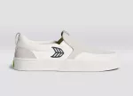 Pro Skate On-Slip — נעל סקייט שחורה עם כיסוי גומי עמיד ועיצוב החלקה קל לרכיבה חדה ונוחה, זמינה בצבע לבן אופ ווייט