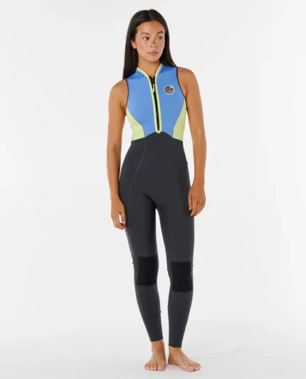 חליפת גלישה נשית G-Bomb עם שרוול קצר, בעובי 2 מ"מ, עם רוכסן קדמי, עיצוב מחמיא וניאופרן איכותי לנוחות מרבית במים.