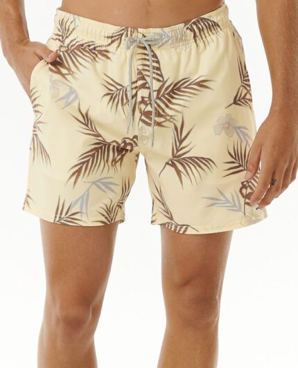 בגד ים לגברים עם הדפס פרחוני, כיס אחורי עם סקוץ’, רשת פנימית מאווררת ותווית עם תפר זיגזג. עשוי מבקבוקי פלסטיק ממוחזרים – נוח, פרקטי וידידותי לסביבה.