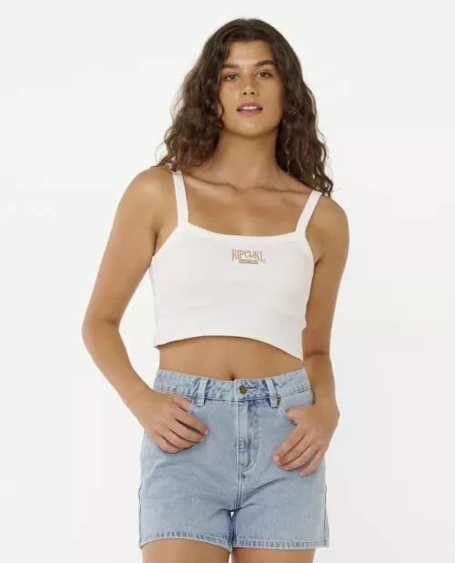 גופייה מבד ריב צמודה לנשים בגזרת קאמי, כותנה אלסטית עם הדפס לוגו קדמי ותווית ארוגה