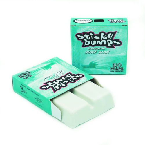 שעוות בסיס לגלשן Sticky Bumps – חיונית ליצירת שכבת אחיזה מתחת לשעווה רגילה, מתאימה לכל טמפרטורת מים