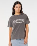 VARSITY RELAXED DEST T חולצת טי