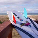סט חרבות Mark Richards Freeride Twin Fin Set – Performance Glass, XL, Blue/Red/White