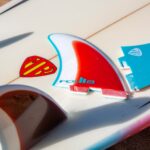 סט חרבות Mark Richards Freeride Twin Fin Set – Performance Glass, XL, Blue/Red/White