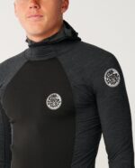 ווסט גלישה עם כובע חליפה לגברים – ULTIMATE SEARCH LS HOOD VEST – BLACK