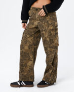 מכנסי קרגו ארוכים לנשים – PARADISE CAMO CARGO PANT